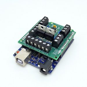 Arduino-kompatible Steuerplatine mit mehreren Anschlussklemmen und USB-Anschluss für elektronische Projekte.